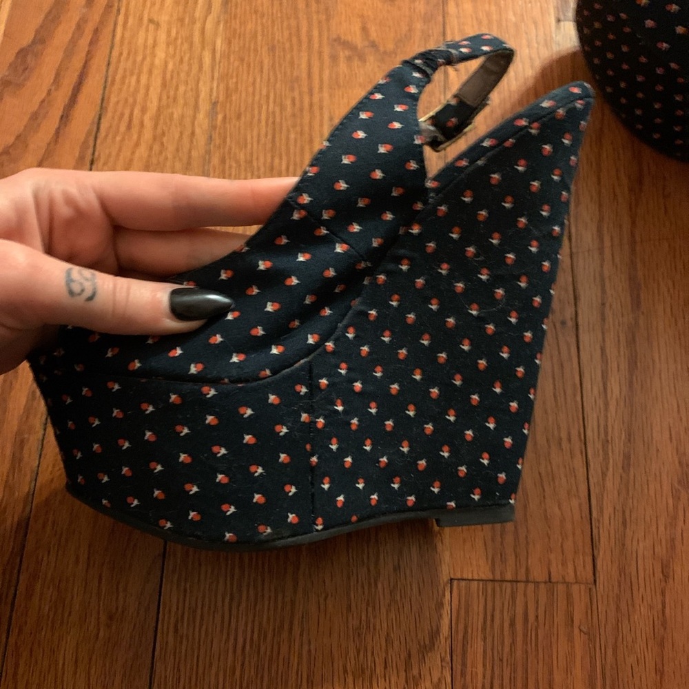 Wedges - Picture 2 of 6
